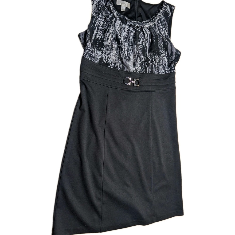 Dressbarn Women's Dress Size 10 Black & White Top With Black Skirt Silver Buckle